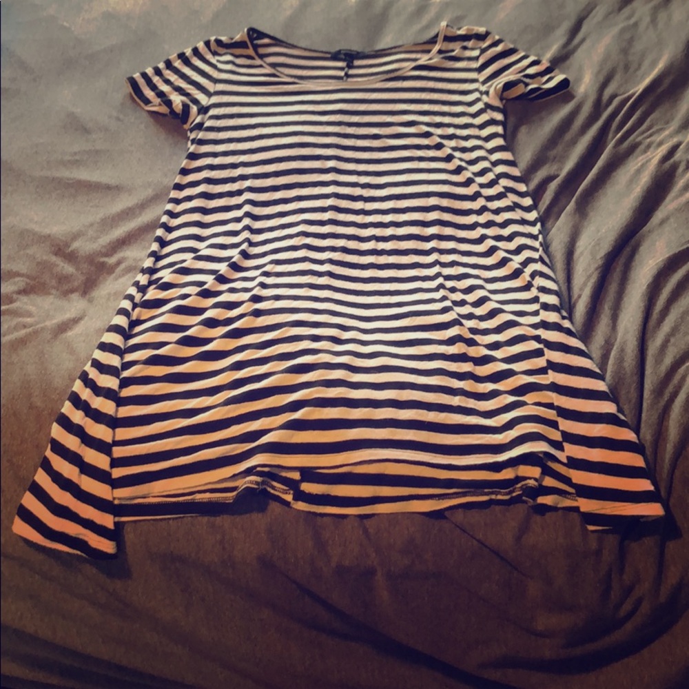 White and black dress by Espresso!